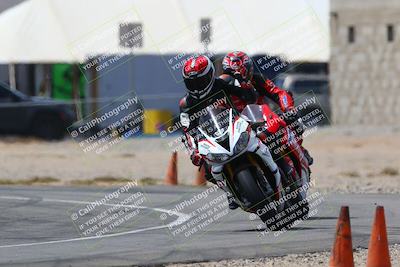 media/Apr-10-2022-SoCal Trackdays (Sun) [[f104b12566]]/Turn 2 (1135am)/